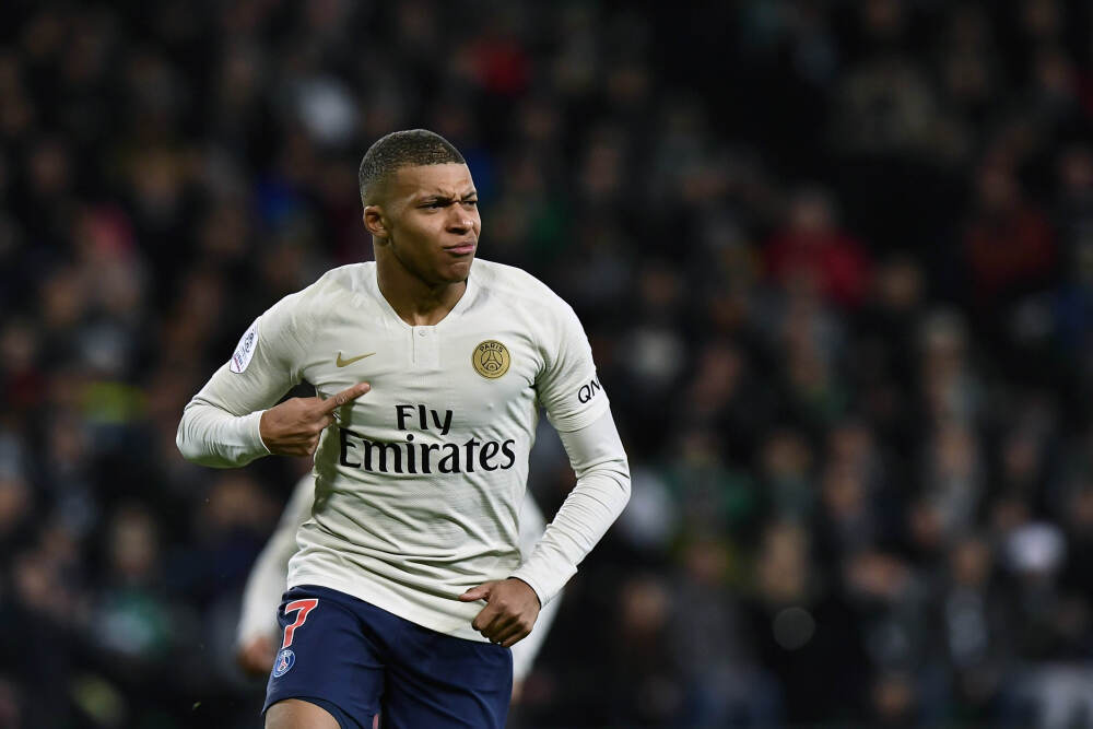   1500架无人机点亮夜空! 莱西跨年迎新盛典即将启幕